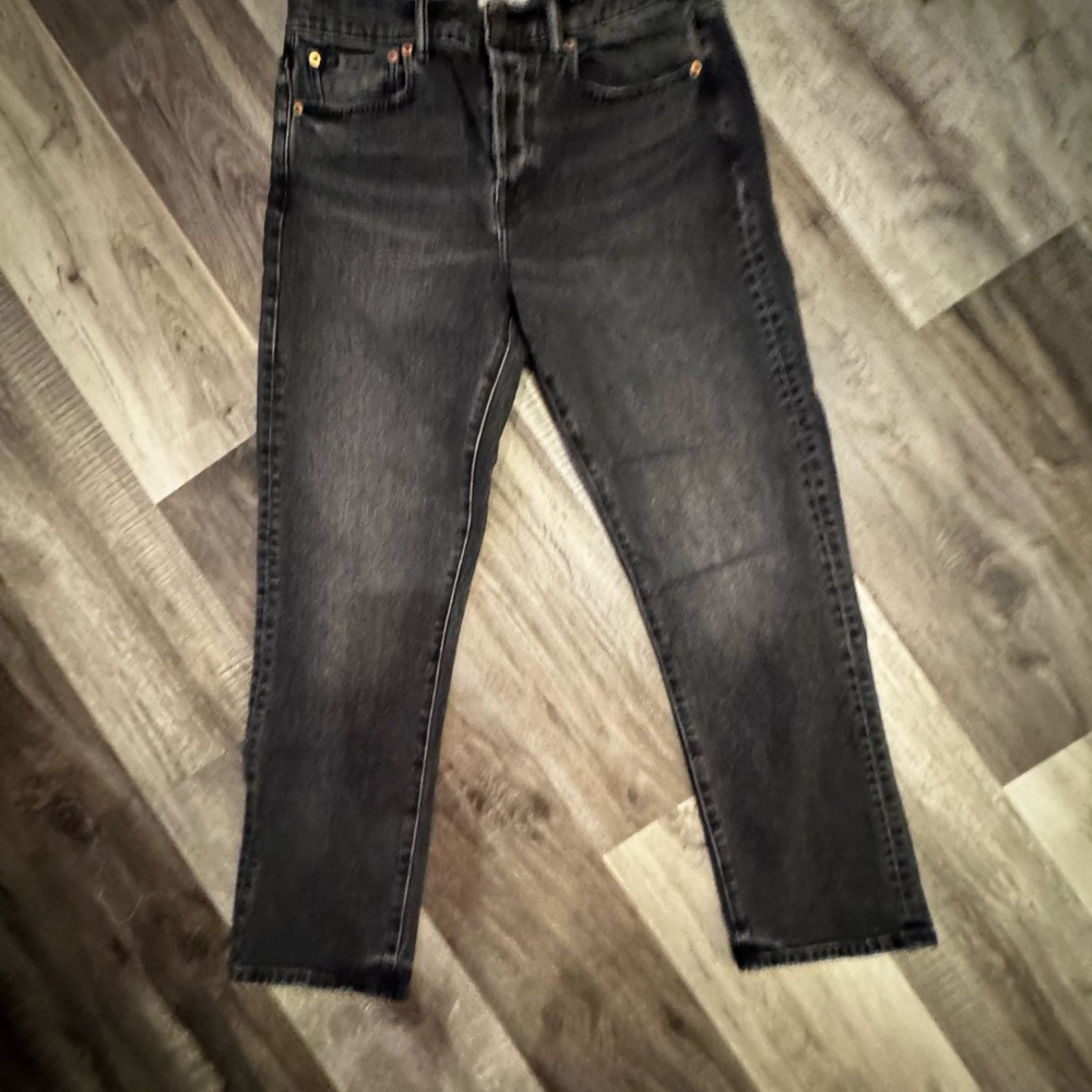 Women’s American Eagle straight cropped Black Jeans-NWOT!